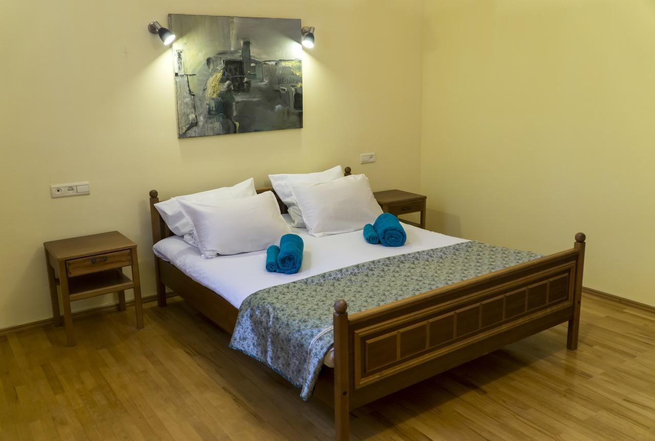 4Bd Appartaments With Cozy Garden Тбилиси Экстерьер фото
