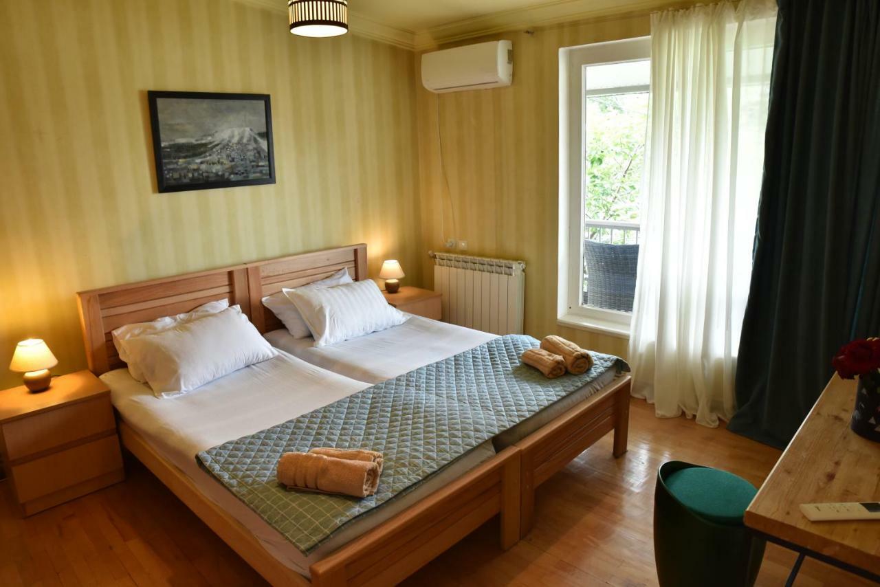 4Bd Appartaments With Cozy Garden Тбилиси Экстерьер фото