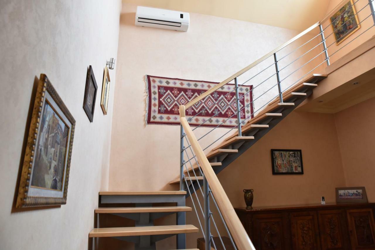 4Bd Appartaments With Cozy Garden Тбилиси Экстерьер фото