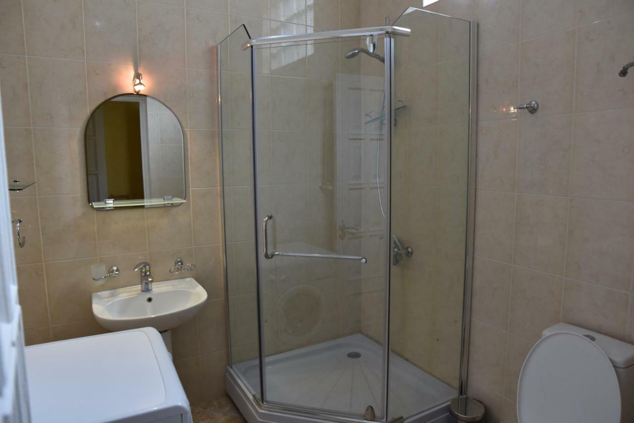 4Bd Appartaments With Cozy Garden Тбилиси Экстерьер фото