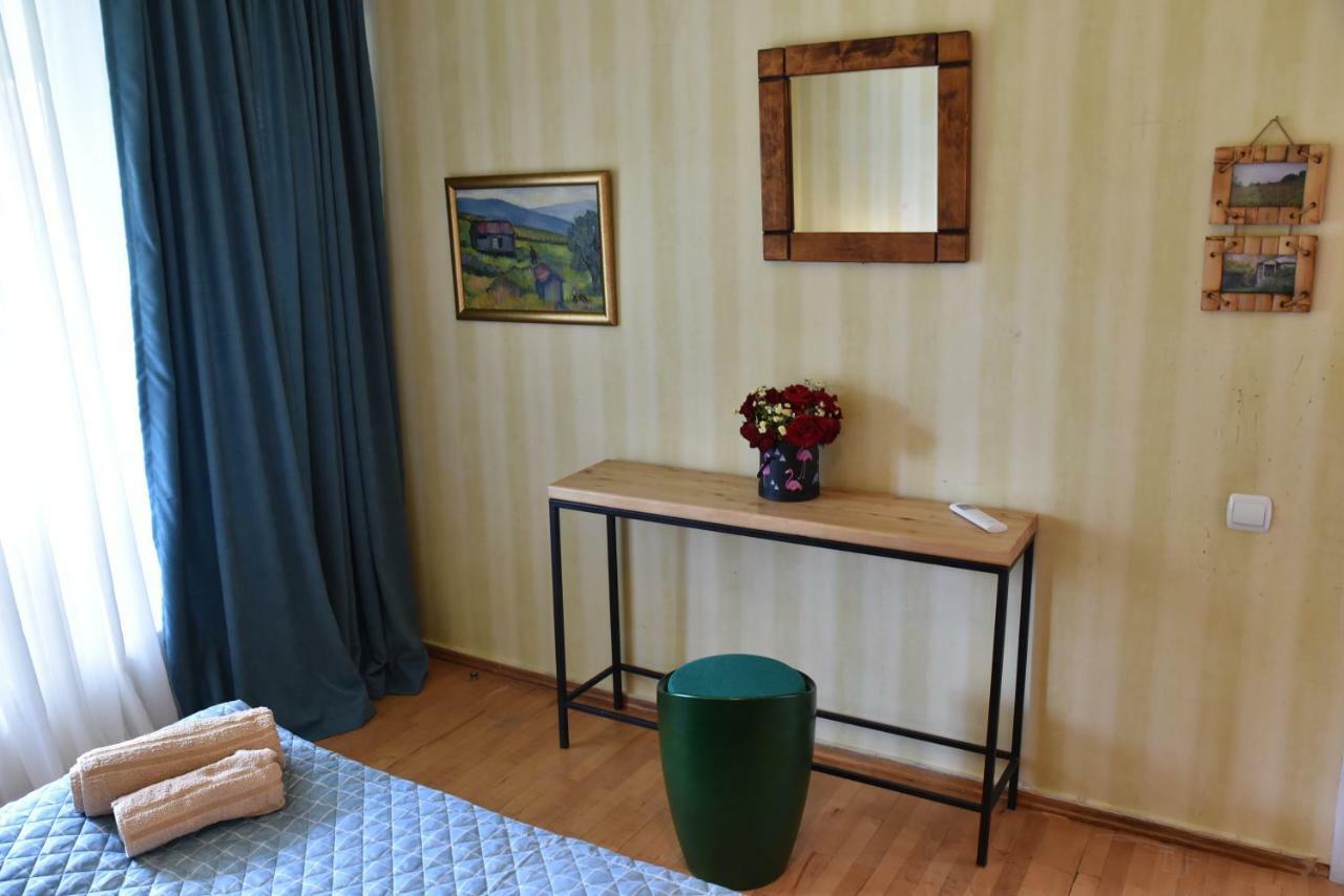 4Bd Appartaments With Cozy Garden Тбилиси Экстерьер фото