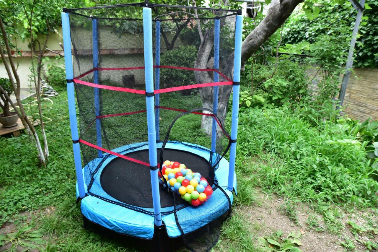 4Bd Appartaments With Cozy Garden Тбилиси Экстерьер фото
